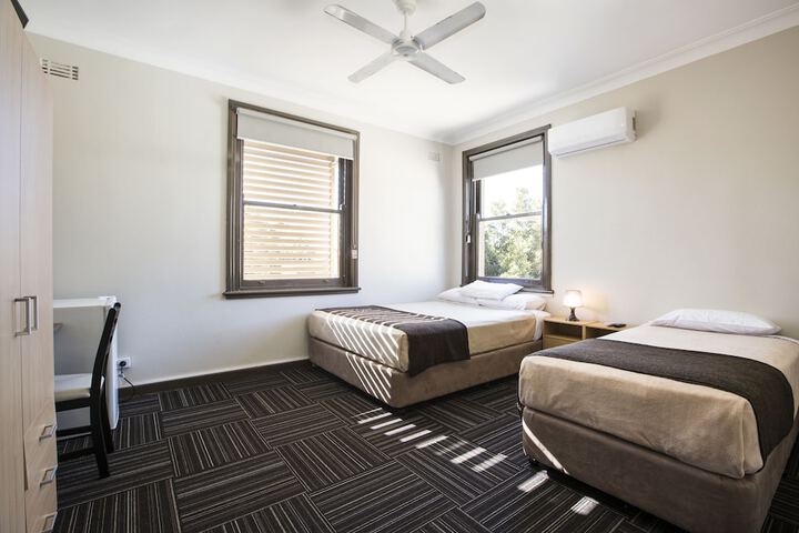 Room 15 of 32
