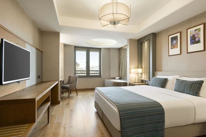 Room 9 of 35