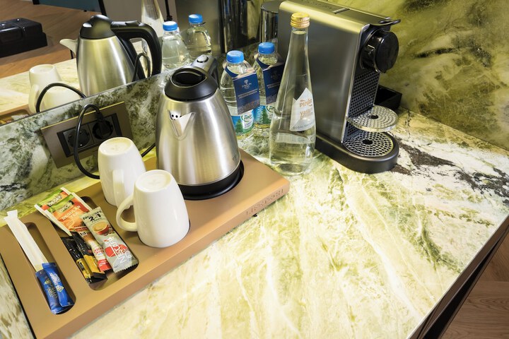 Breakfast/Coffee Service 128 of 200