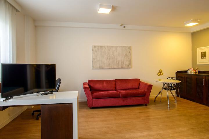 Room 13 of 48