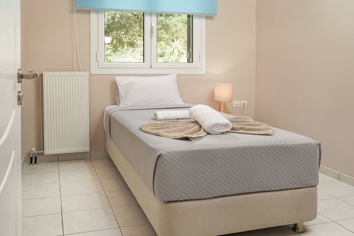 Room 10 of 72