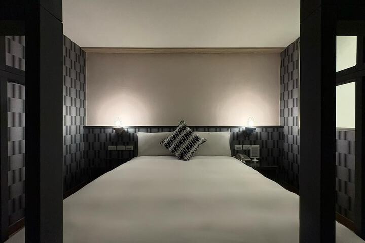 Room 9 of 45