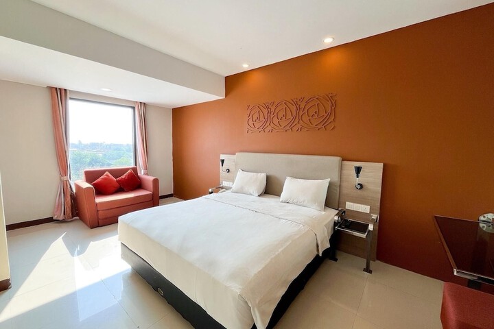 Room 14 of 90