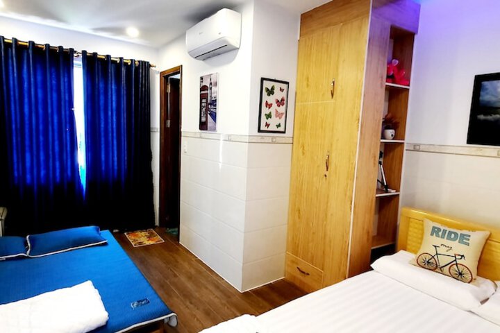 Room 7 of 73