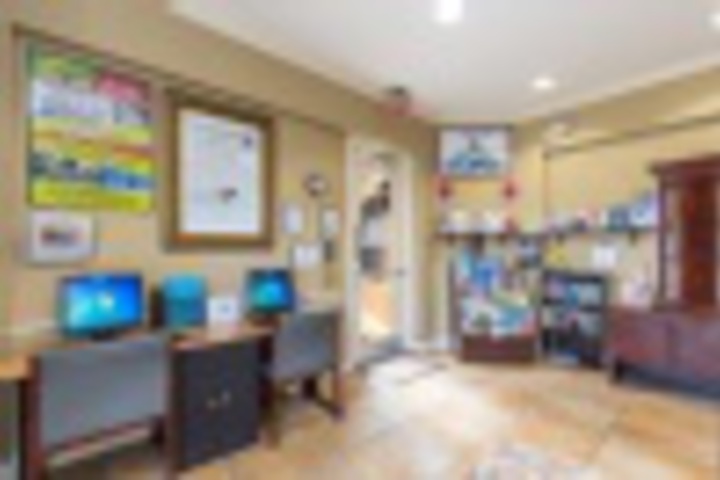 Business Center 87 of 96