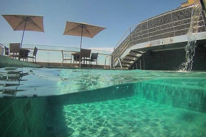 Pool Hotel