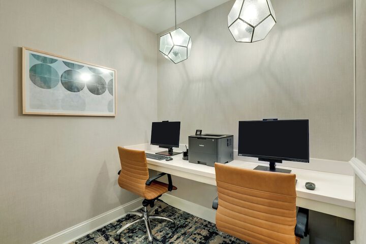 Business Center 55 of 77