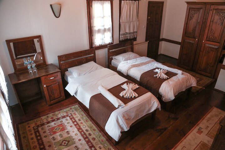 Room 8 of 20