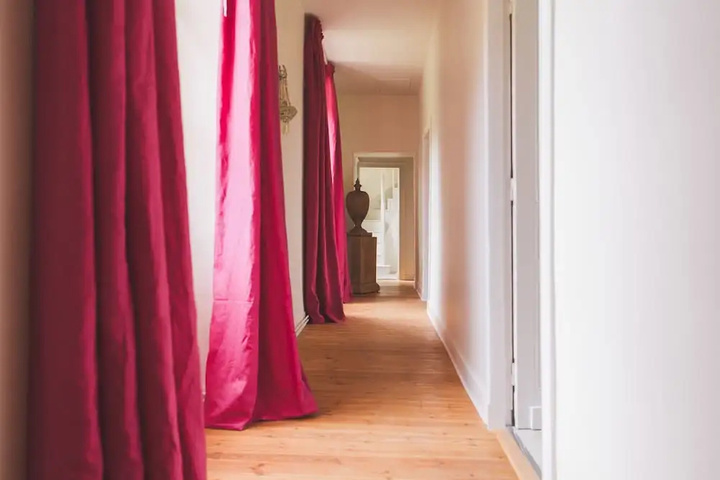Room 7 of 28