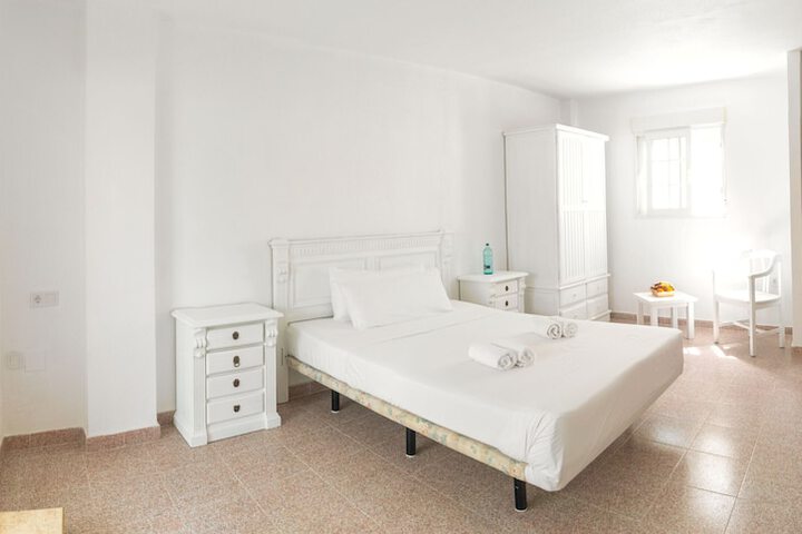 Room 4 of 41