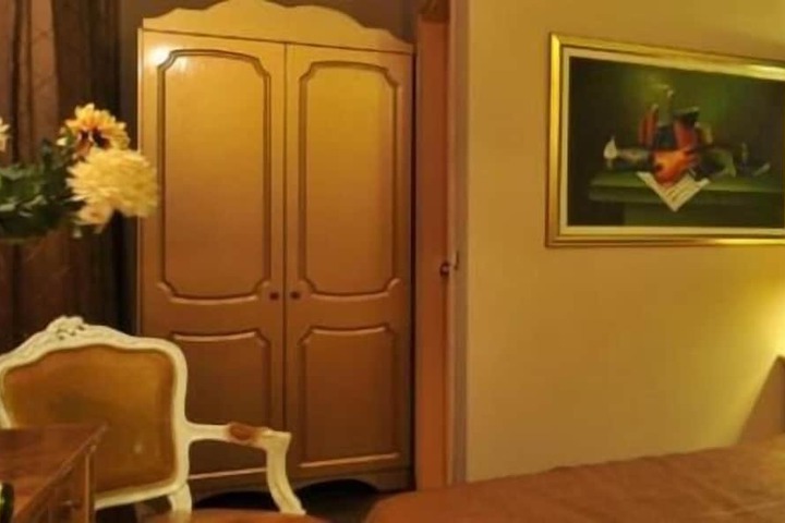 Room 16 of 48