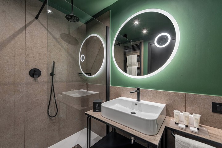 Clean Restrooms