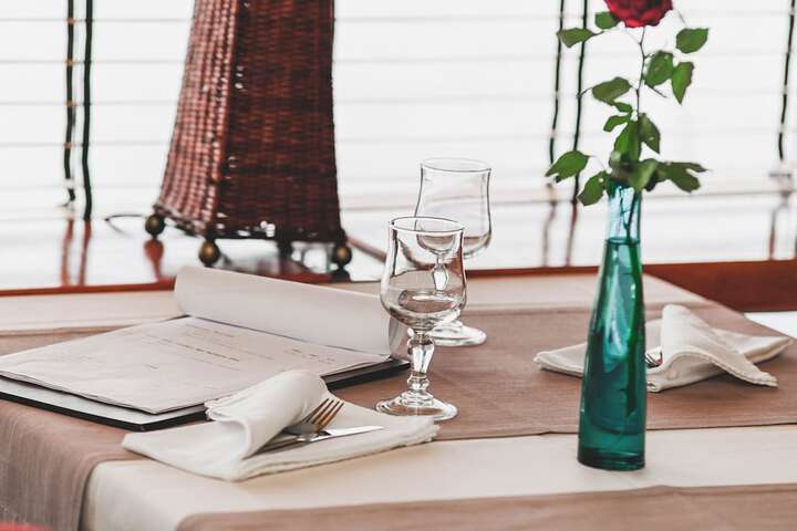 Dining 33 of 64