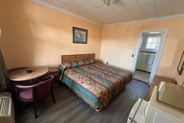 Room 7 of 39