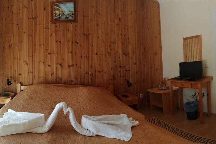 Room 18 of 46