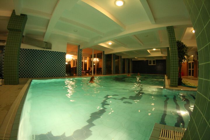 Pool Hotel
