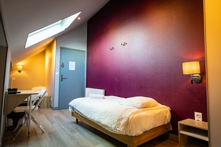 Room 28 of 70