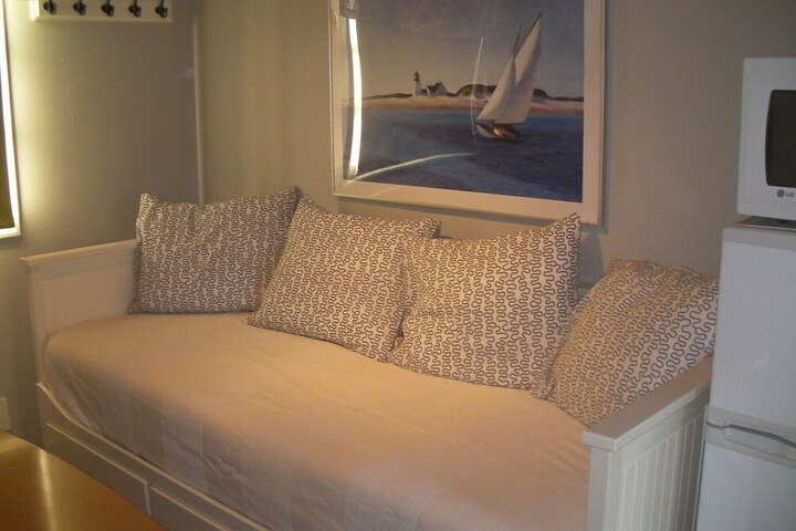 Room 11 of 14