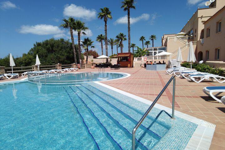 Hotel with Pool