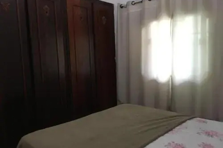 Room 6 of 16