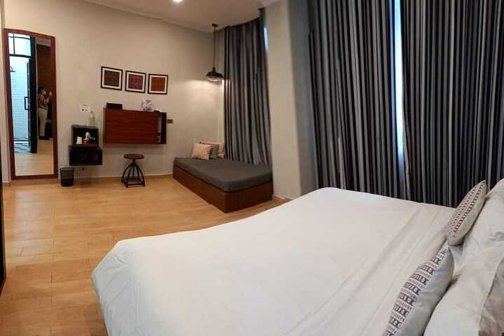 Room 25 of 54