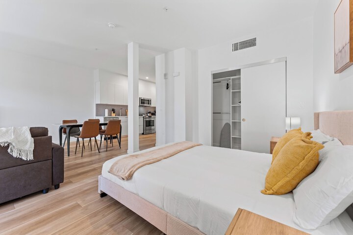 Room 1 of 20