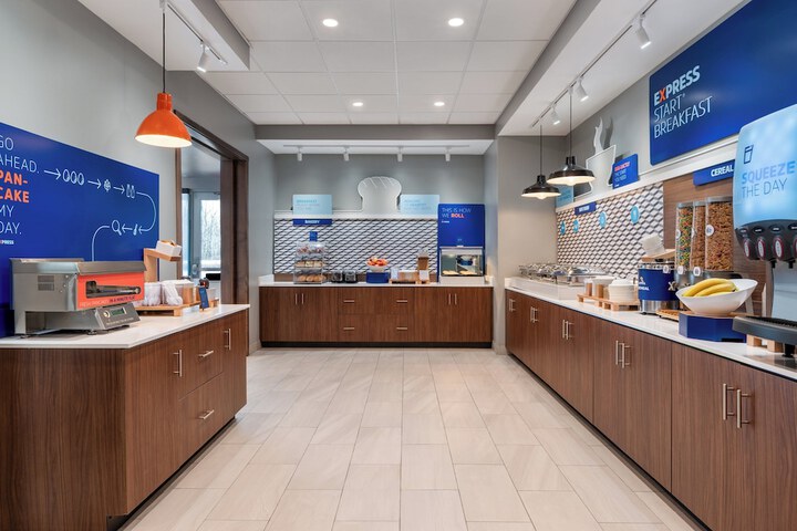 Breakfast/Coffee Service 49 of 62