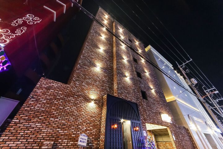Hotel 8 of 152