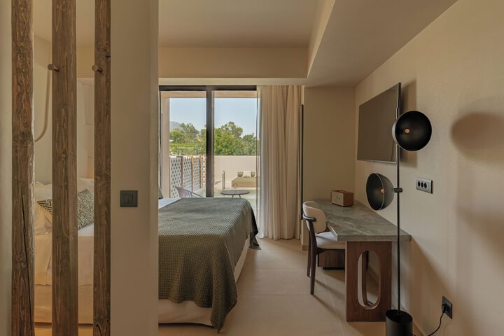 Room 15 of 90