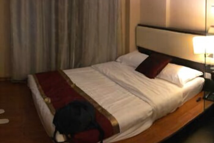 Room 6 of 6