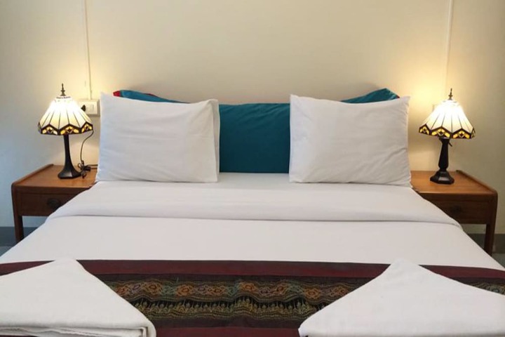 Room 6 of 73