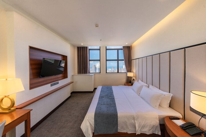 Room 11 of 48