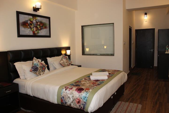 Room 10 of 53