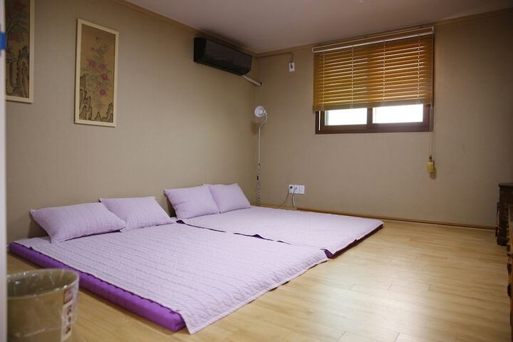 Room 21 of 52