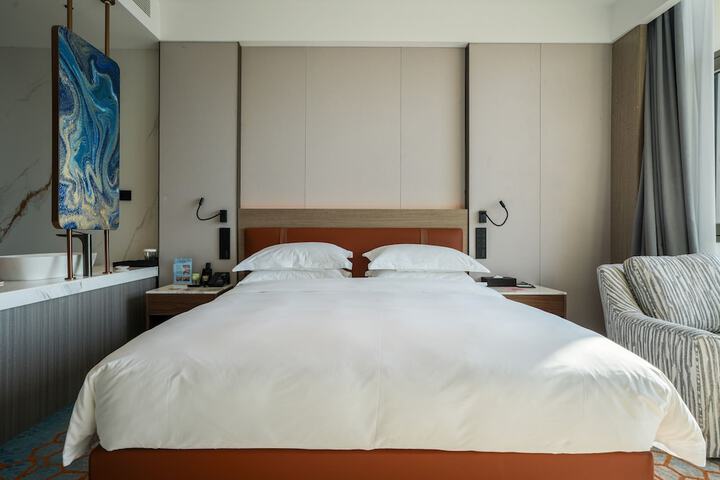 Room 15 of 85
