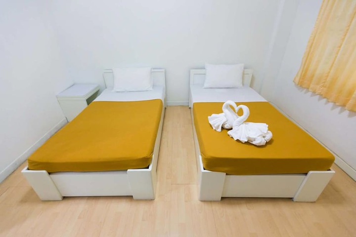 Room 10 of 22