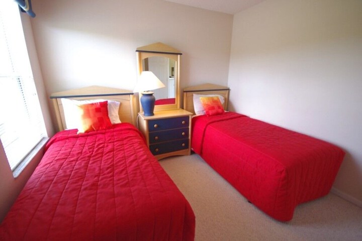 Room 9 of 39