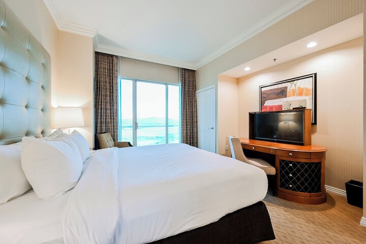 Room 34 of 438