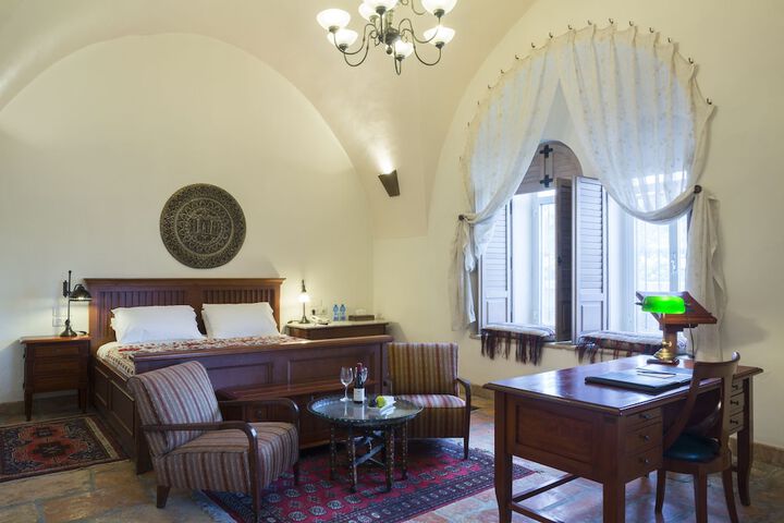Room 20 of 150
