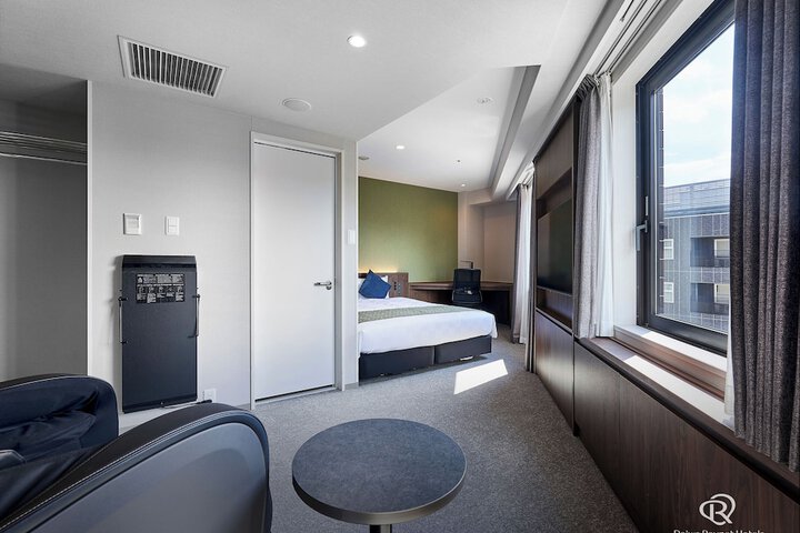 Room 15 of 48