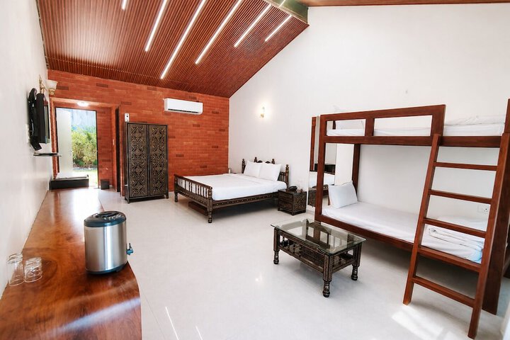 Room 8 of 35
