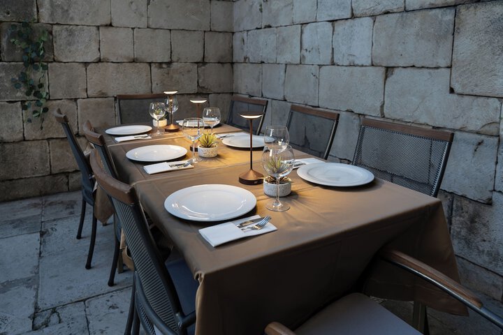 Dining 36 of 49