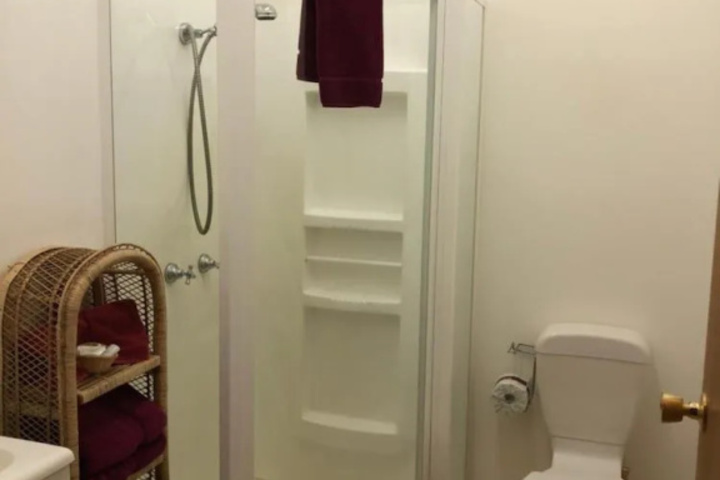 Room 8 of 11