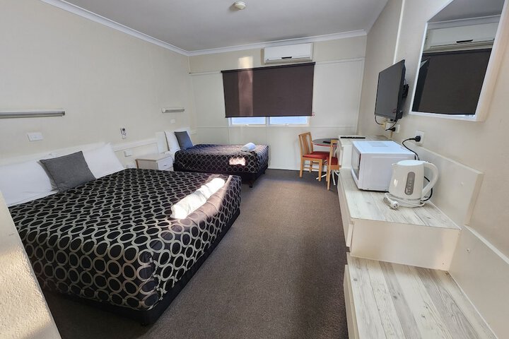 Room 32 of 144