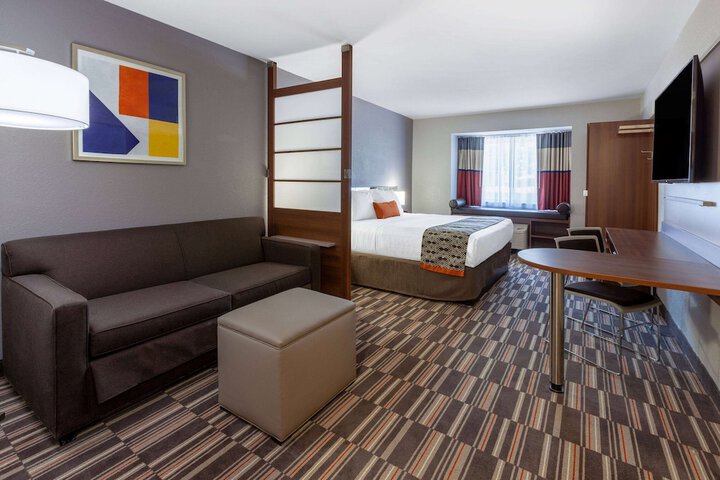 1 King Bed Studio Suite (3 of 4)