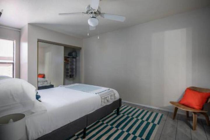 2BR Near Papago Park by WanderJaunt in Phoenix, AZ