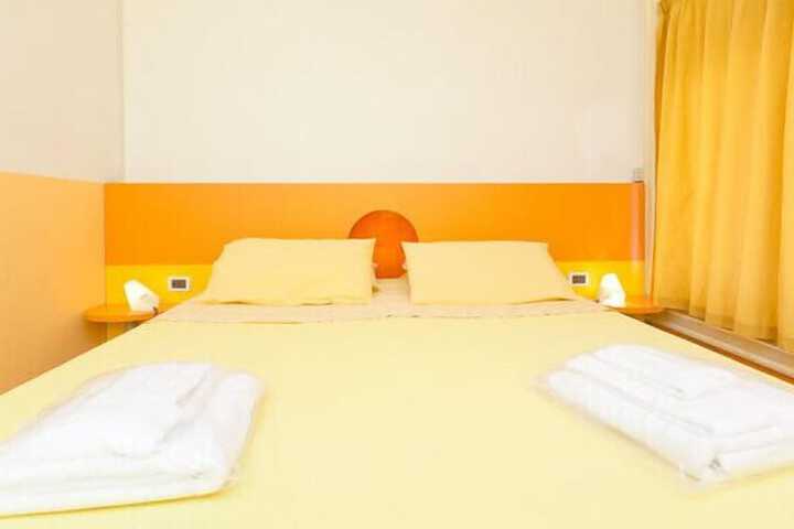 Room 16 of 27
