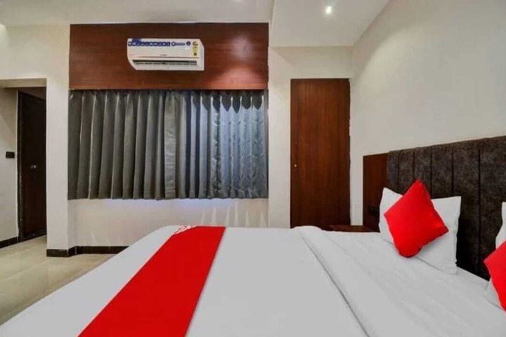 Room 3 of 7