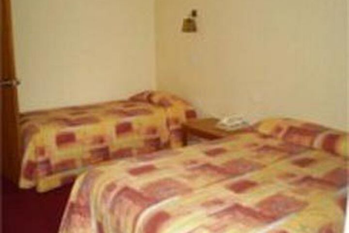 Room 7 of 10