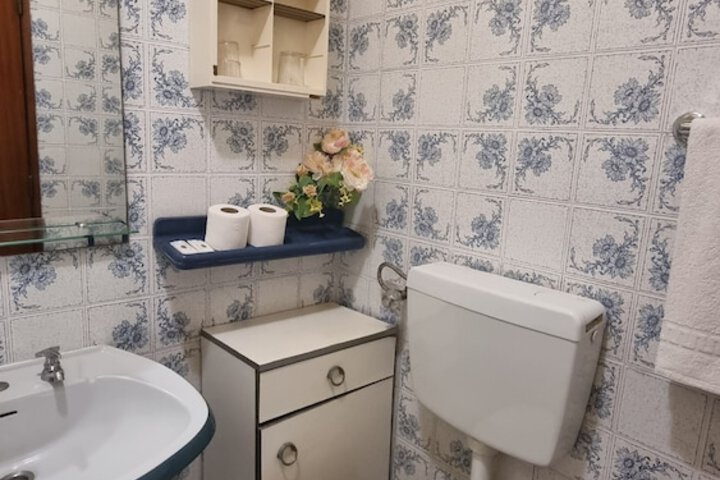 Room 52 of 55